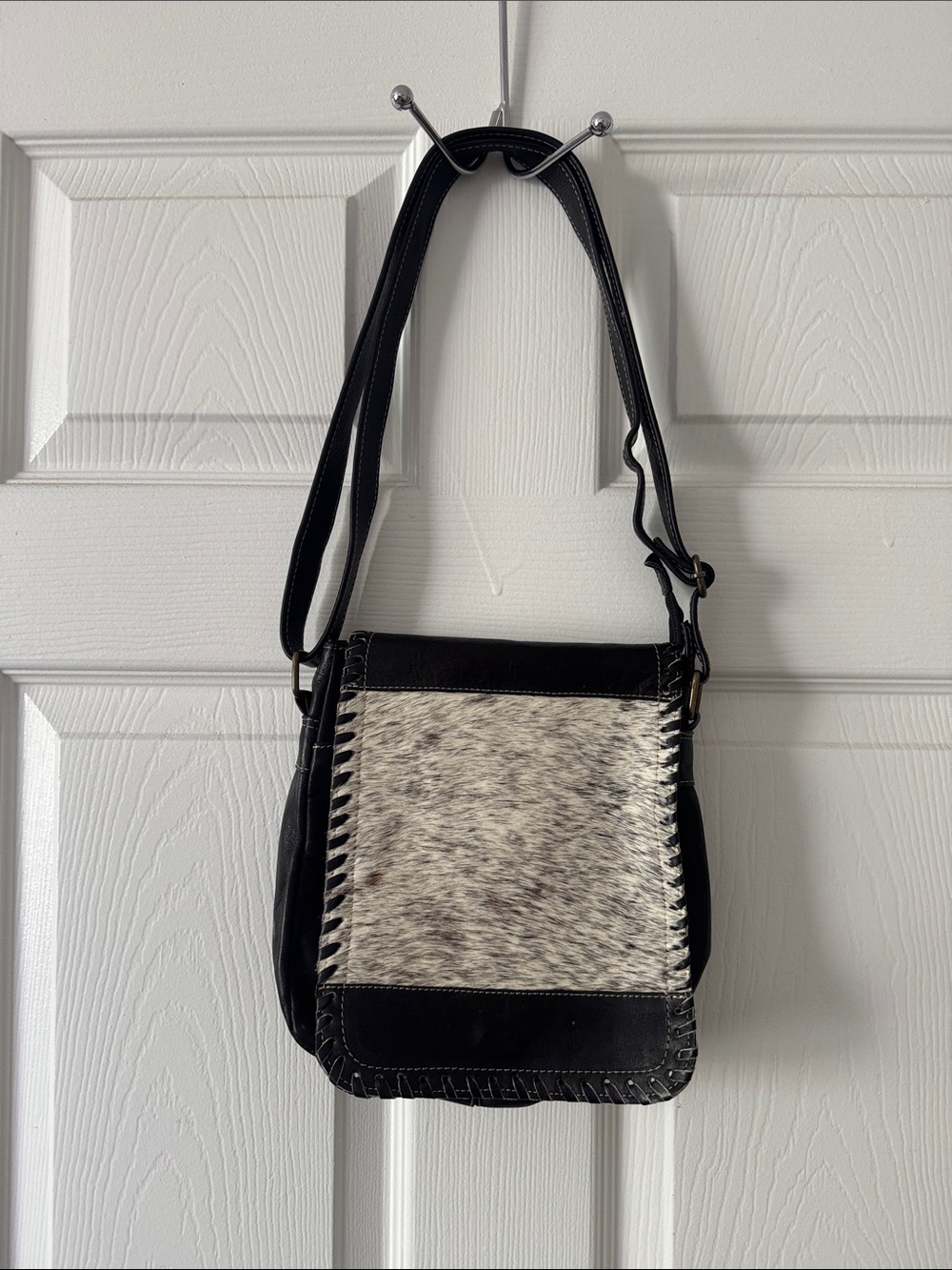 Black Leather Crossbody Bag with Cream Speckled Haircalf Panel
